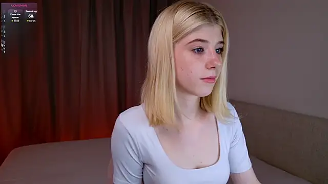 Snapshot of Bella_amory chatting on 2, 8, 2026 Bella amory online show from 2, 8, 2026