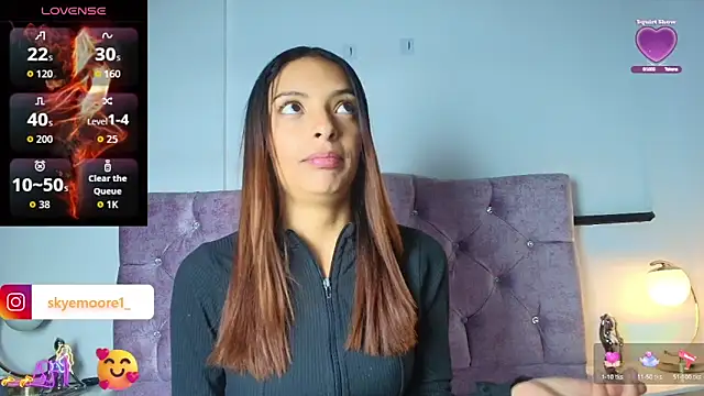 Skye Moore online show from 17, 10, 2025