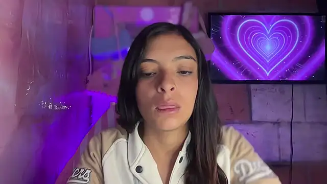Snapshot of Skye_Moore chatting on 23, 6, 2026 Skye Moore online show from 23, 6, 2026