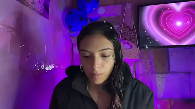 Snapshot of Skye_Moore chatting on 11, 7, 2026 Skye Moore online show from 11, 7, 2026