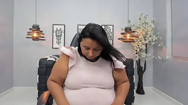 Snapshot of BBW_CINDY chatting on 13, 2, 2025 BBW CINDY online show from 13, 2, 2025