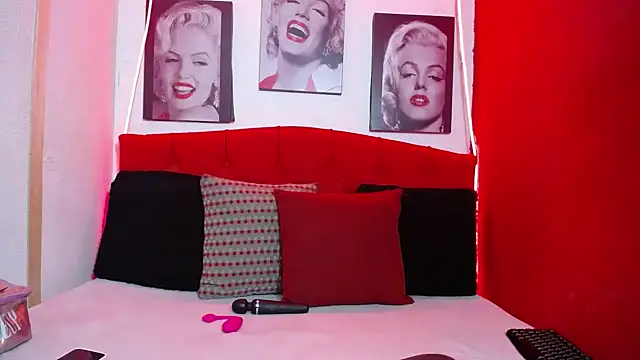 Tiana Ebony18 online show from 12, 4, 2026