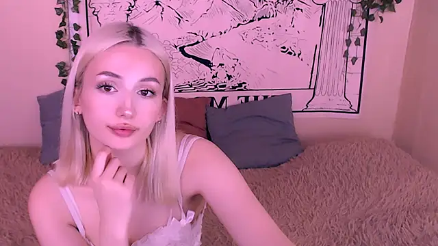 beauty blonde online show from 10, 3, 2025