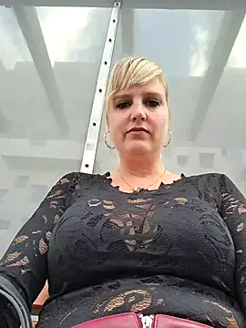 Sexybiene969 online show from 14, 9, 2025