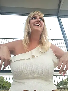 Sexybiene969 online show from 22, 9, 2025