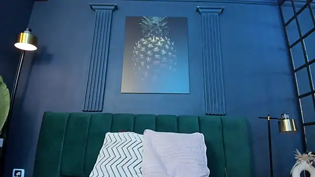 scarlet edwars online show from 10, 4, 2026