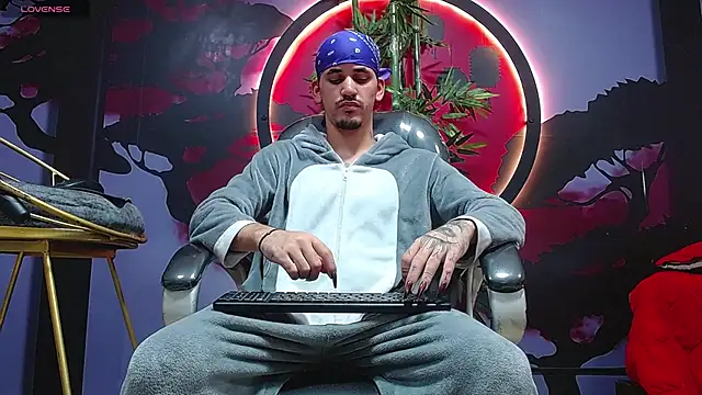 Dirty Kingg online show from 11, 11, 2025