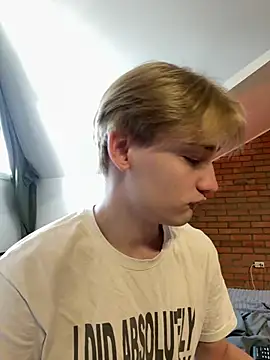 Julian wins online show from 20, 3, 2025