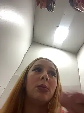 Snapshot of hotamanda01 chatting on 9, 10, 2025 hotamanda01 online show from 9, 10, 2025