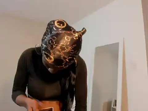 enyelsalas2 online show from 21, 3, 2025