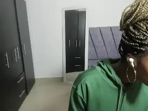 enyelsalas2 online show from 2, 10, 2025