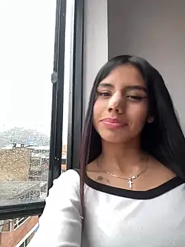 Snapshot of Laura-Khalifa chatting on 13, 2, 2025 Laura-Khalifa online show from 13, 2, 2025