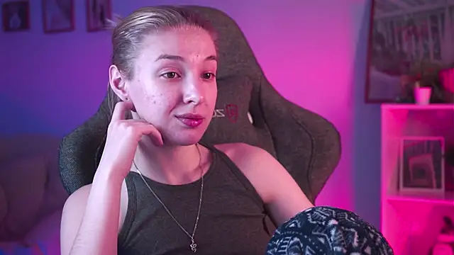 Snapshot of PhilippaAdamas chatting on 23, 2, 2025 PhilippaAdamas online show from 23, 2, 2025