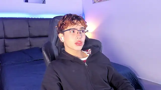 Aiiden 15 online show from 15, 10, 2025