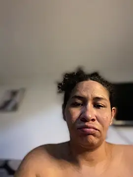 Snapshot of Carola-Ross chatting on 6, 6, 2026 Carola-Ross online show from 6, 6, 2026