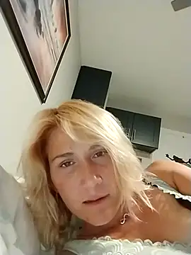 Skippydippy99 online show from 26, 10, 2025