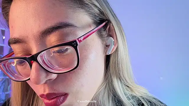 Carolblonde online show from 15, 12, 2025