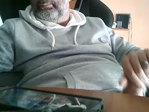 Snapshot of lanata chatting on 8, 3, 2025 lanata online show from 8, 3, 2025