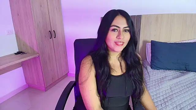 Mia cm online show from 12, 3, 2025