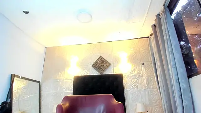 ChanelleJohnson  online show from 5, 1, 2026