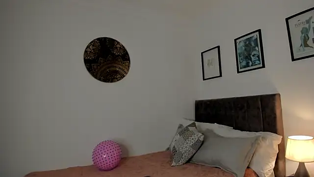 Dhalila  online show from 19, 1, 2026