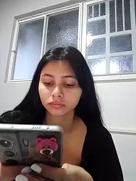 CHLOE ISABELL online show from 18, 9, 2025