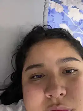 Snapshot of emyrose2 chatting on 27, 2, 2025 emyrose2 online show from 27, 2, 2025