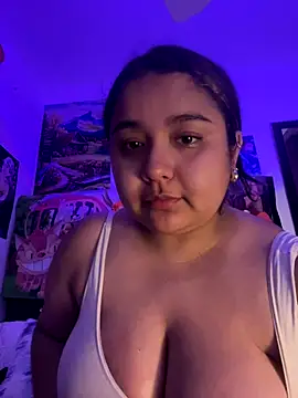 Snapshot of emyrose2 chatting on 1, 10, 2025 emyrose2 online show from 1, 10, 2025
