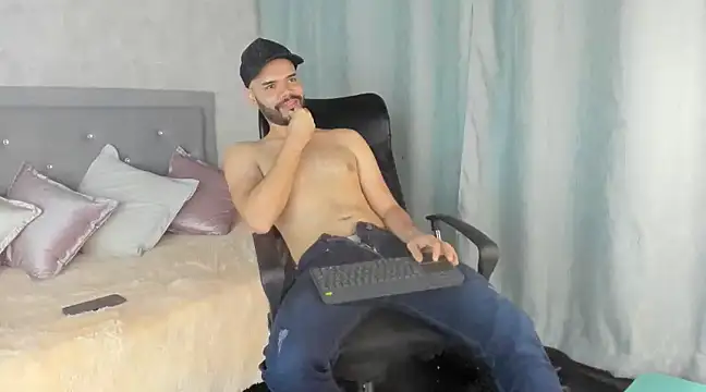 Luke Diaz7 online show from 24, 2, 2025