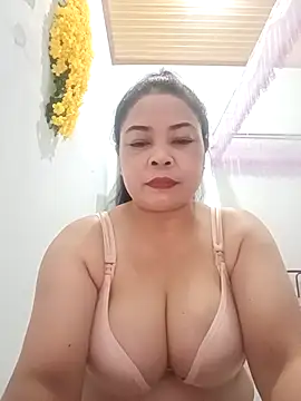 Baby-bigtits2024 online show from 13, 3, 2025