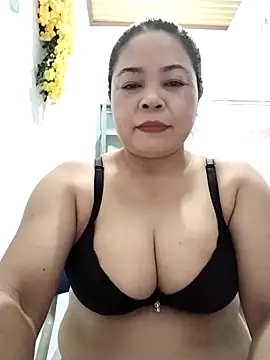 Baby-bigtits2024 online show from 18, 10, 2025