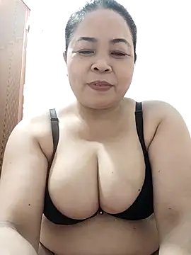 Baby-bigtits2024 online show from 21, 10, 2025