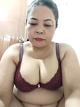 Baby-bigtits2024 online show from 24, 11, 2025
