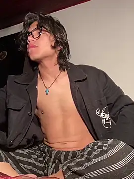 shadowsofgarden online show from 24, 2, 2025