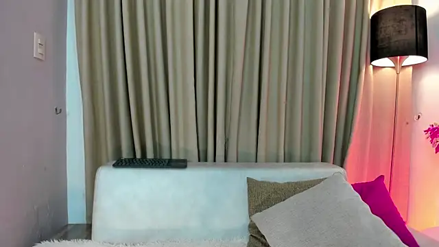 MiaHertz online show from 1, 3, 2025