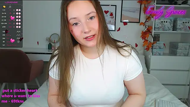Snapshot of EmilyxxGraces chatting on 15, 2, 2025 EmilyxxGraces online show from 15, 2, 2025