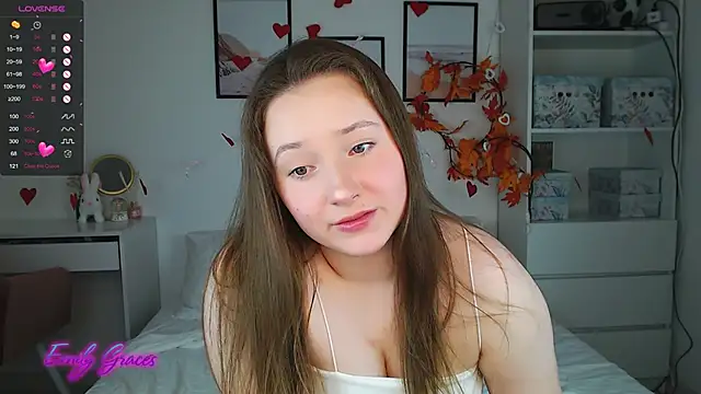 Snapshot of EmilyxxGraces chatting on 5, 3, 2025 EmilyxxGraces online show from 5, 3, 2025