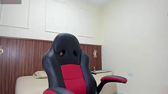 MELINAMARTINS online show from 26, 9, 2025