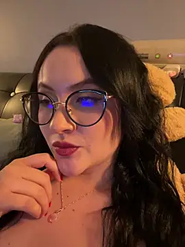 ValentinaOrtiz3 online show from 13, 1, 2026