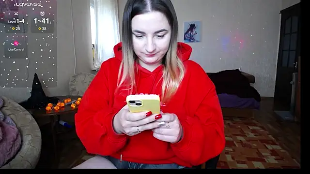 YourSwetiwGirl online show from 18, 10, 2025