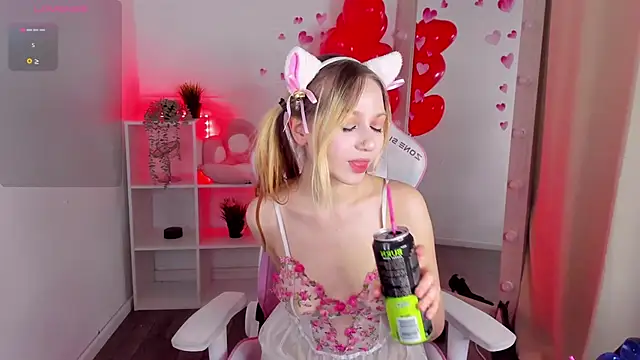 SweetieAngela online show from 18, 2, 2025