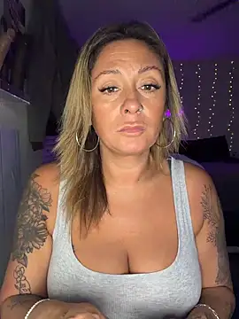 bossyroxy84 online show from 16, 11, 2025