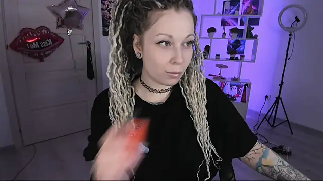 HoneySallyMoore online show from 22, 10, 2025