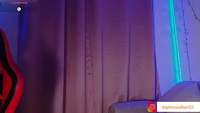 Daphnewalker   online show from 12, 1, 2026