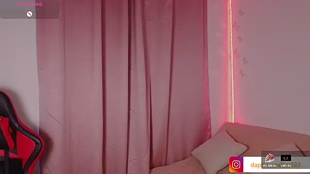 Daphnewalker   online show from 13, 3, 2026