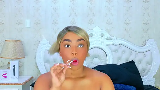 TianahGlow online show from 15, 11, 2025