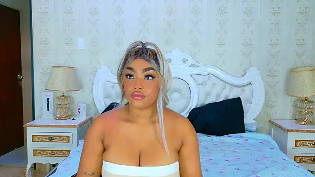 TianahGlow online show from 25, 11, 2025