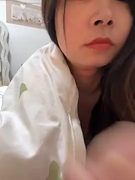 Snapshot of jinj-a chatting on 4, 3, 2025 jinj-a online show from 4, 3, 2025