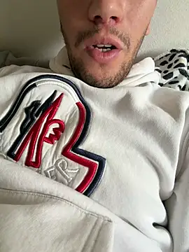 yaxxx03 online show from 26, 10, 2025