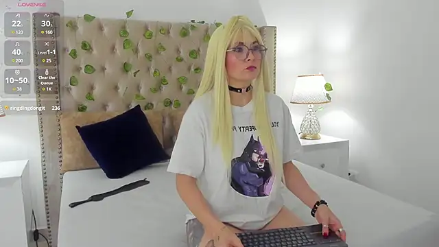 CandieGilson   online show from 17, 2, 2025